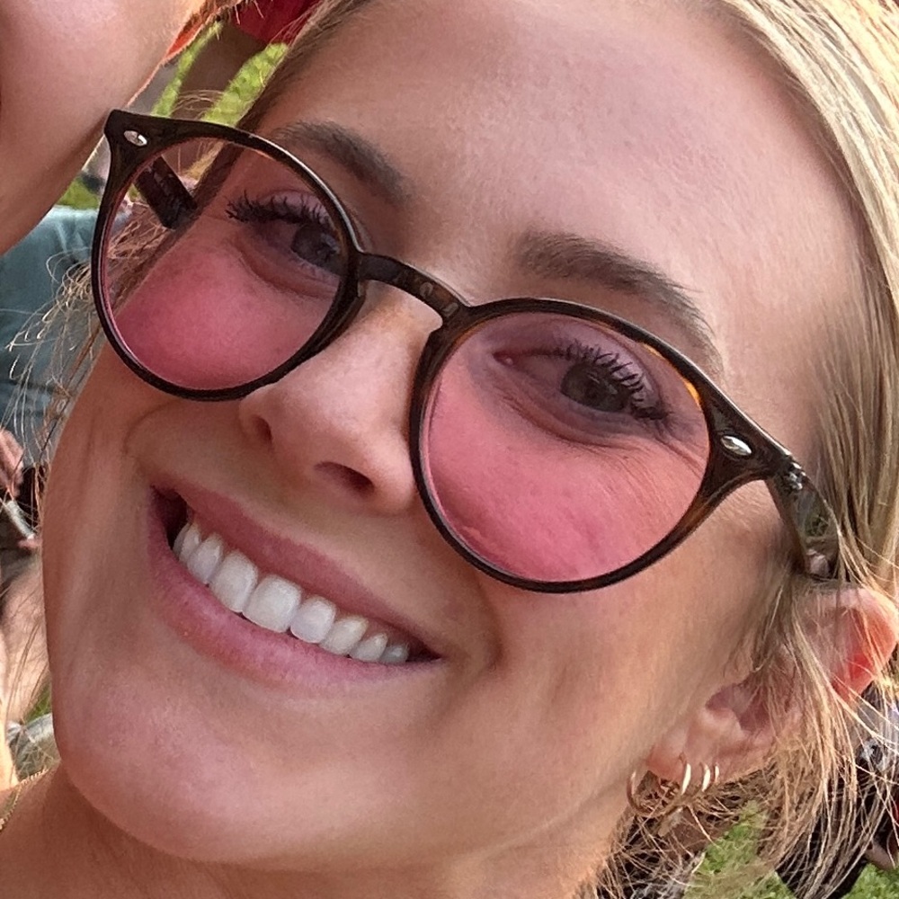 Ray-Ban RB2180
RoundTortoiseSunglasses
Pink tinted lenses